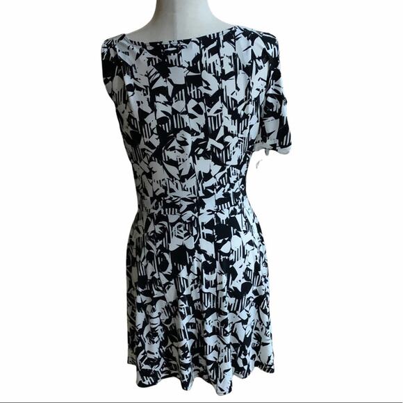Bcbg open one sleeve dress black and white abstract pattern size S - Picture 3 of 6